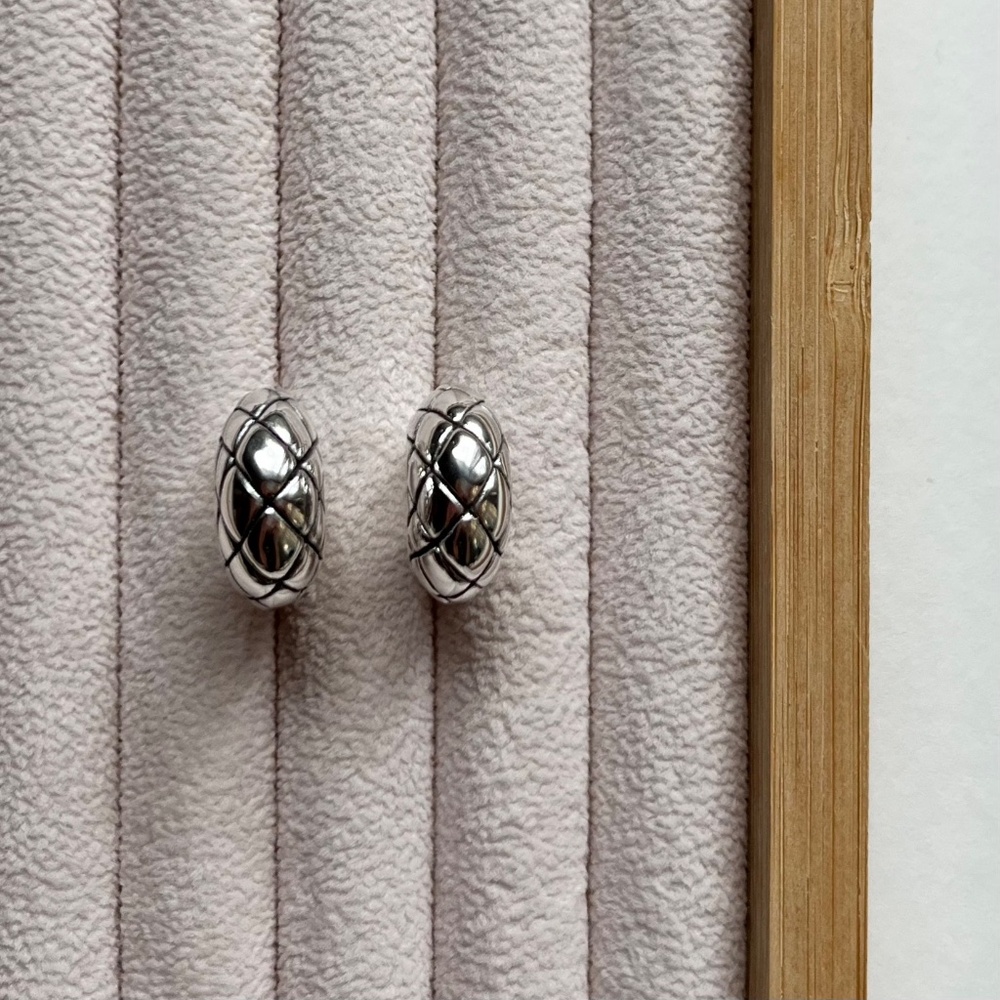 E003 | .925 Sterling Silver Quilted Chunky Hoops View 2